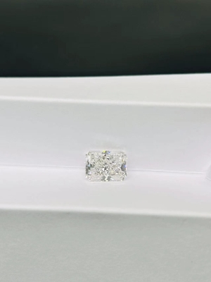 الحجر الكبير الحجم 5.3ct الشكل المتوهج مختبر تم إنشاؤه كما نمت غير معالجة CVD الماس معتمد IGI مصنع بيع مباشر