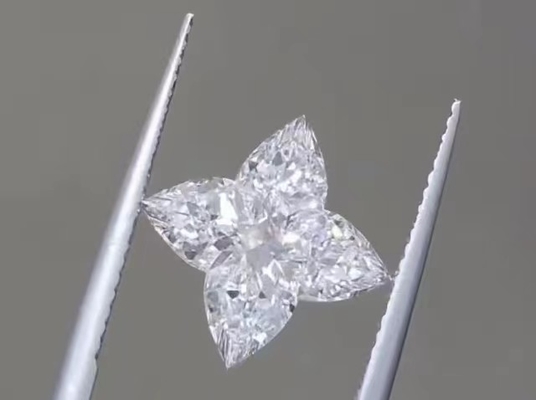 الماس الأبيض المزروع في المختبر 4CT CVD LV قطع فضفاض الماس DEF VS1 للزينة
