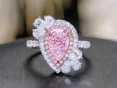 الماس الوردي المزروع في مختبر